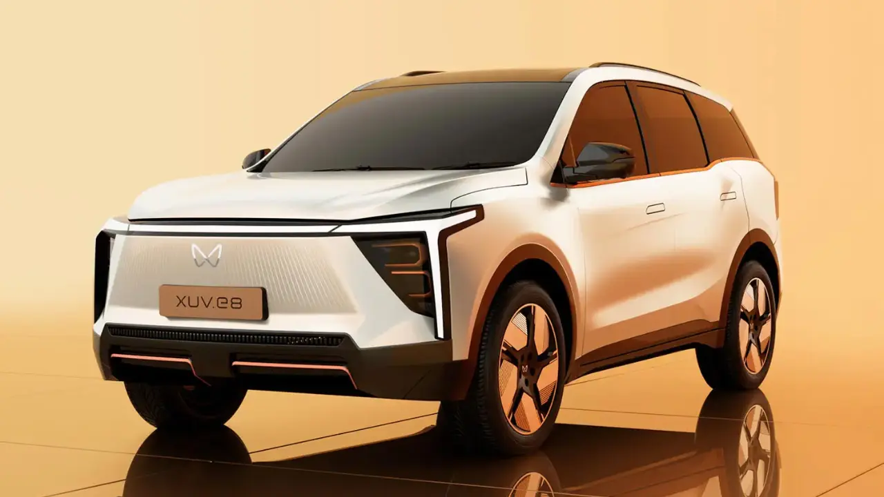 Mahindra XEV 7e “XUV700 EV” Design Leaked: A Futuristic Electric SUV Ready to Launch in 2025